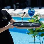 Hotel Lotus &