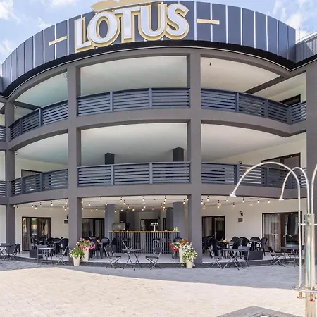 Hotel Lotus &