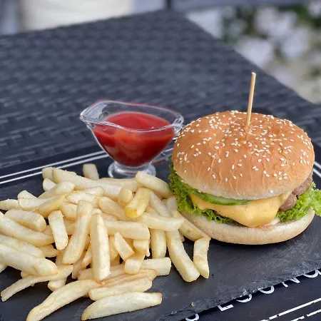 Lotus & Hotel Solotvyno