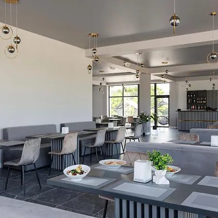 Lotus Hotel Solotvino *