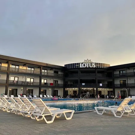 Lotus & Hotel