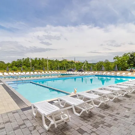 Otel Lotus &