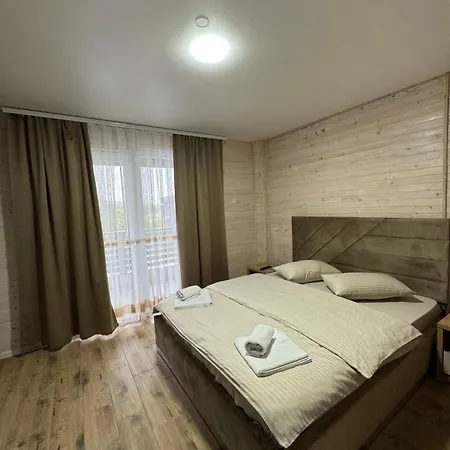 Otel Lotus & *